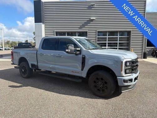 Glacier Gray Metallic Tri-Coat 2024 Ford F-250 Lariat