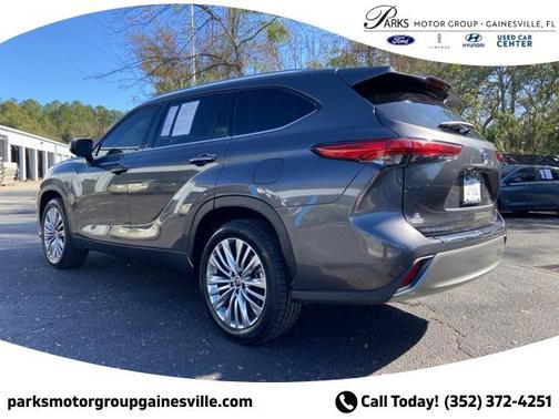 2023 Toyota Highlander Platinum