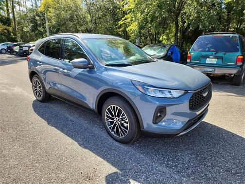 2025 Ford Escape PHEV SE