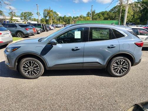 2025 Ford Escape PHEV SE