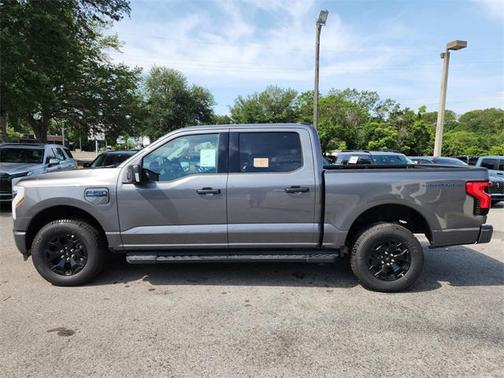 2025 Ford F-150 Lightning XLT