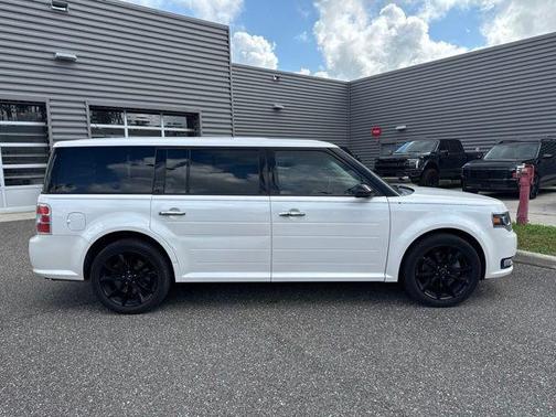 White Platinum Metallic Tri-Coat 2019 Ford Flex Limited