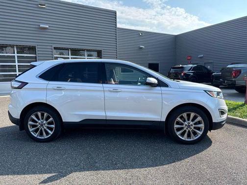 White Platinum Clearcoat Metallic 2018 Ford Edge Titanium
