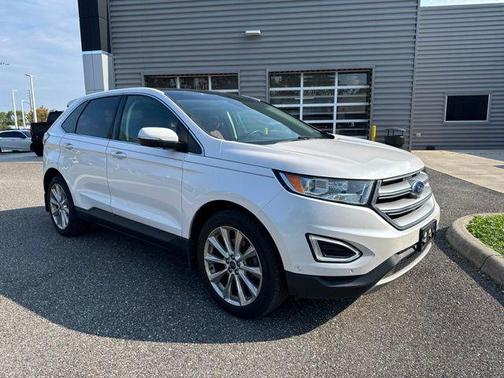 White Platinum Clearcoat Metallic 2018 Ford Edge Titanium