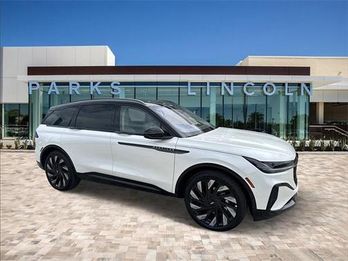 2025 Lincoln Nautilus Reserve
