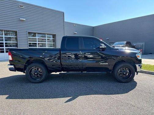 Diamond Black Crystal Pearlcoat 2020 RAM 1500 Big Horn/Lone Star