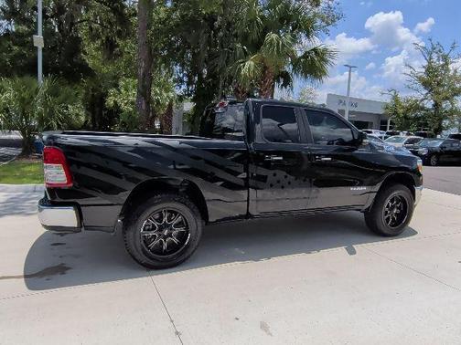 Diamond Black Crystal Pearlcoat 2020 RAM 1500 Big Horn/Lone Star