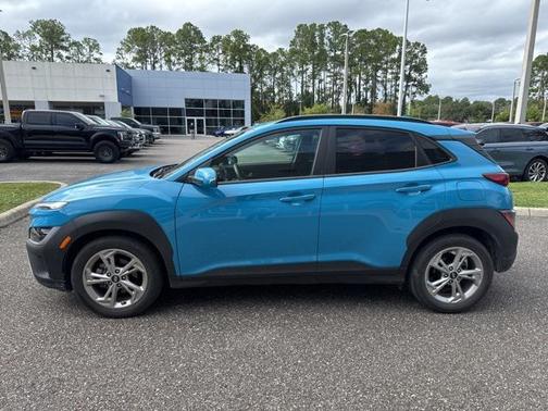 2022 Hyundai KONA SEL