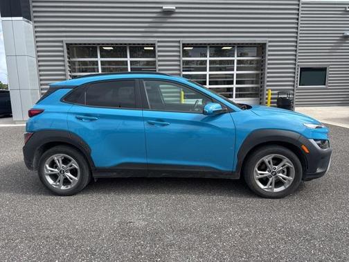 2022 Hyundai KONA SEL