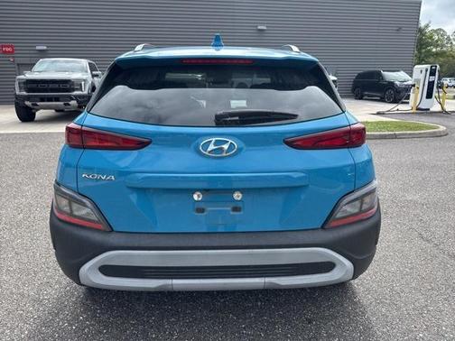 2022 Hyundai KONA SEL