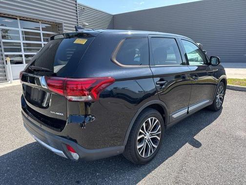 2018 Mitsubishi Outlander ES