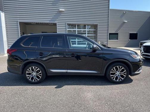 2018 Mitsubishi Outlander ES