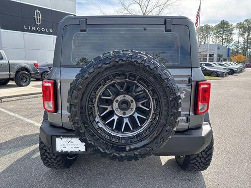 Carbonized Gray Metallic 2025 Ford Bronco Base