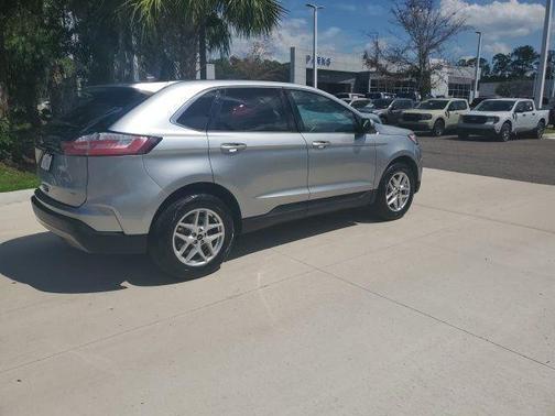 Silver Metallic 2024 Ford Edge SEL