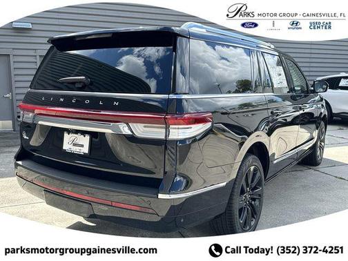 Infinite Black Metallic Clearcoat 2024 Lincoln Navigator Reserve