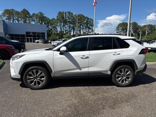 2019 Toyota RAV4 XLE Premium