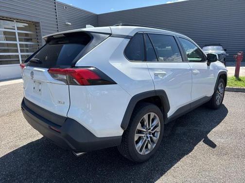2019 Toyota RAV4 XLE Premium