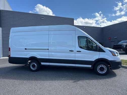 Oxford White 2023 Ford Transit-250 Base