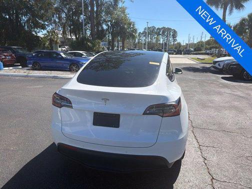 Pearl White Multi-Coat 2021 Tesla Model Y Standard Range Rear-Wheel Drive