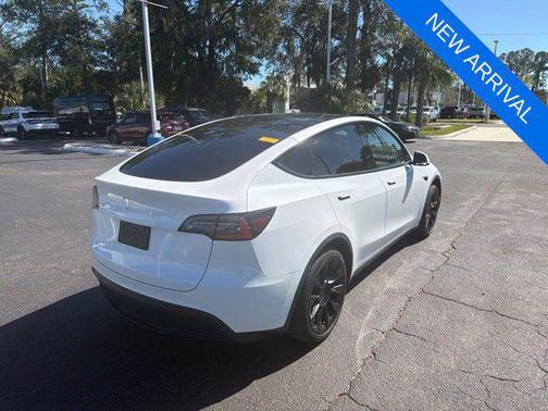 Pearl White Multi-Coat 2021 Tesla Model Y Standard Range Rear-Wheel Drive