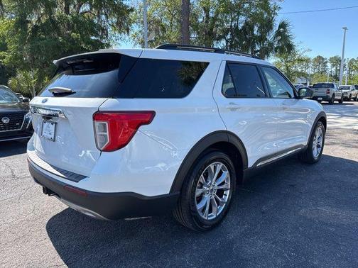 Star White Metallic Tri-Coat 2021 Ford Explorer XLT