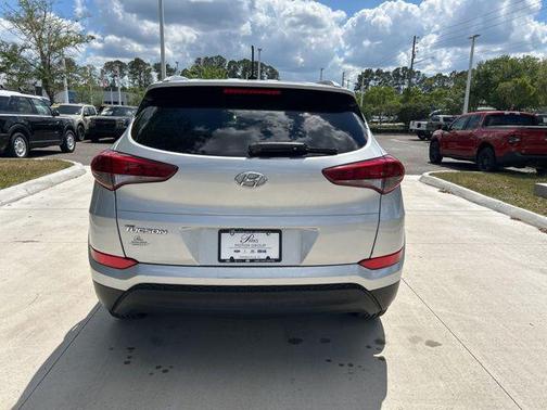 Chromium Silver 2016 Hyundai TUCSON SE