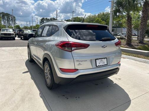 Chromium Silver 2016 Hyundai TUCSON SE