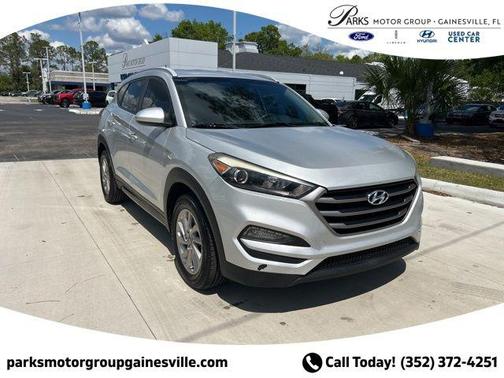 Chromium Silver 2016 Hyundai TUCSON SE