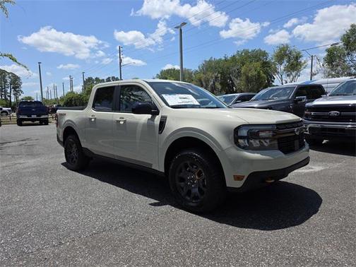 Terrain 2024 Ford Maverick Lariat
