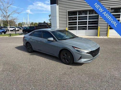 Electric Shadow 2022 Hyundai ELANTRA SEL