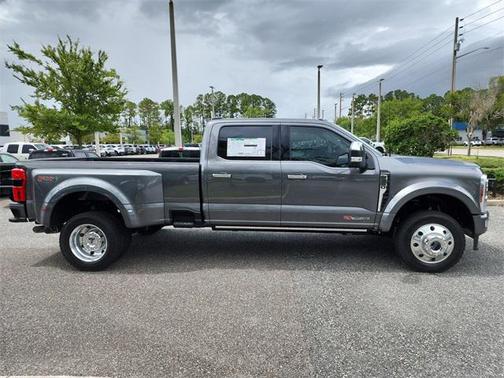 2025 Ford F-450 Platinum