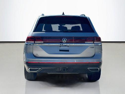 Silver Mist Metallic 2025 Volkswagen Atlas 2.0T SE w/Technology 4MOTION