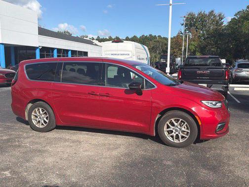 Red Hot Pearlcoat 2025 Chrysler Pacifica L