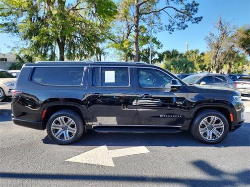 2023 Jeep Wagoneer L Series II 4x2