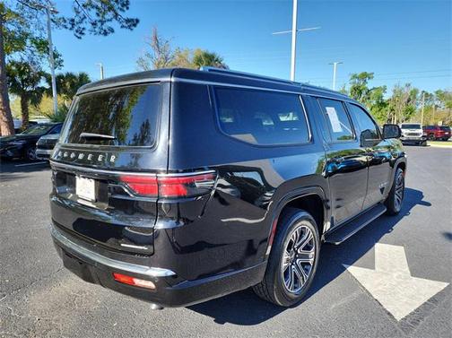 2023 Jeep Wagoneer L Series II 4x2