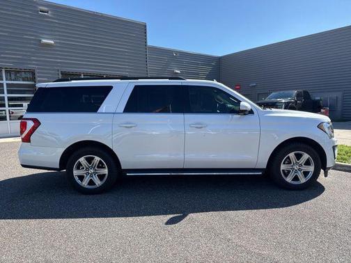White Platinum Metallic Tri-Coat 2019 Ford Expedition Max XLT