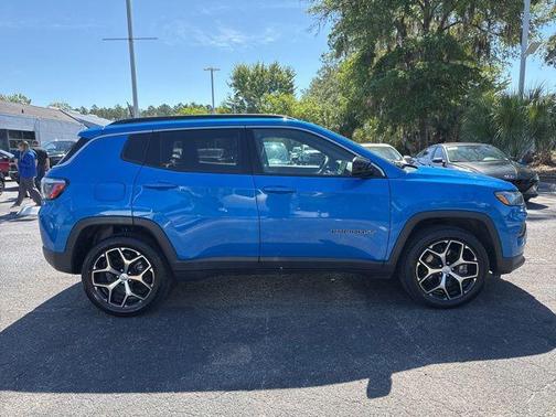 Hydro Blue Pearlcoat 2024 Jeep Compass Latitude