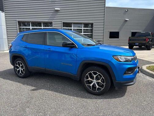 Hydro Blue Pearlcoat 2024 Jeep Compass Latitude