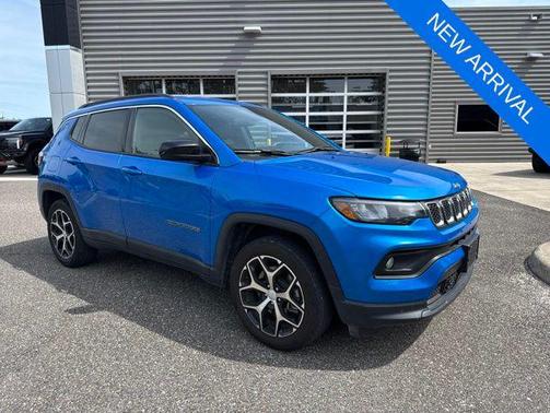 Hydro Blue Pearlcoat 2024 Jeep Compass Latitude