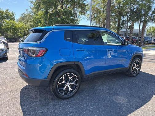 Hydro Blue Pearlcoat 2024 Jeep Compass Latitude