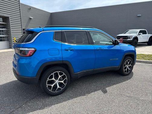 Hydro Blue Pearlcoat 2024 Jeep Compass Latitude