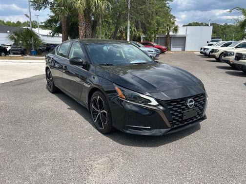 Super Black Clearcoat 2024 Nissan Altima SR FWD