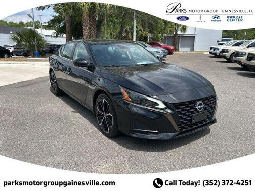 Super Black Clearcoat 2024 Nissan Altima SR FWD