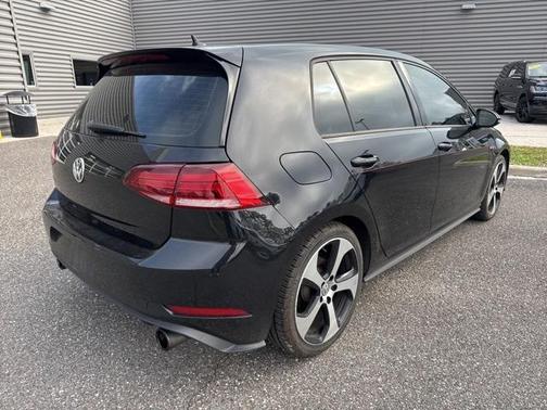 2018 Volkswagen Golf GTI 2.0T S 4-Door