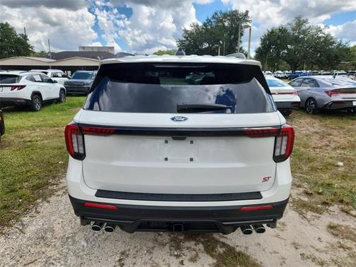 2025 Ford Explorer ST