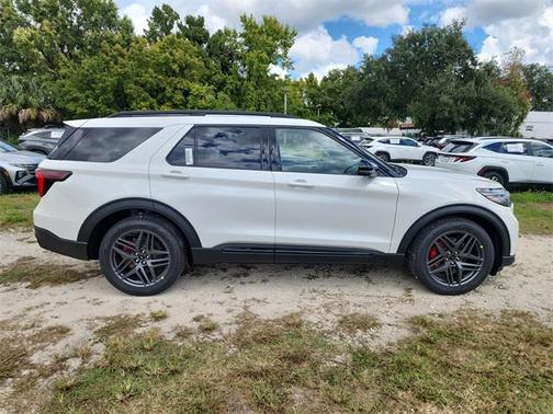 2025 Ford Explorer ST