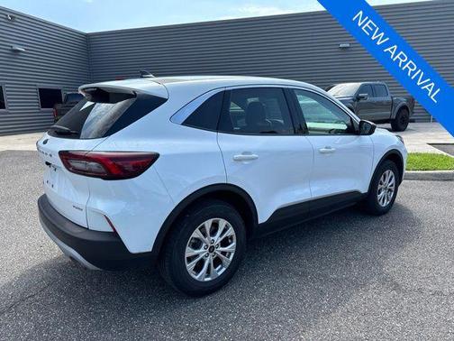 Oxford White 2024 Ford Escape Active
