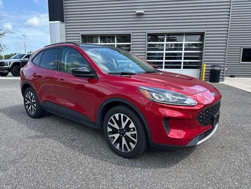 Rapid Red Metallic Tinted Clearcoat 2020 Ford Escape SE