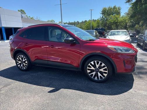 Rapid Red Metallic Tinted Clearcoat 2020 Ford Escape SE