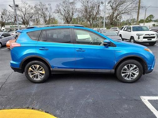 2018 Toyota RAV4 Hybrid XLE